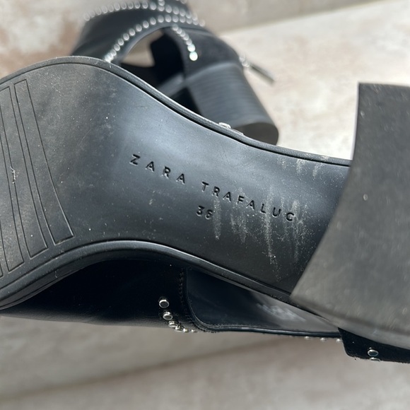 Zara Fall Booties with Cut out detailing - Picture 8 of 10